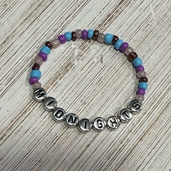 Taylor Swift Bracelet Pack - Picture 5 of 5